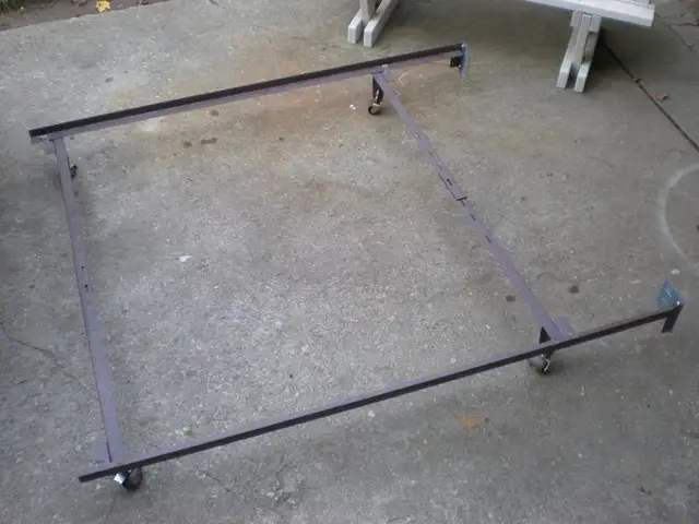 SINGLE METAL BED FRAME in Beds & Mattresses in Kitchener / Waterloo - Image 2