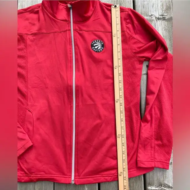 Ladies Levelwear Raptors Red Polyester Jacket Size Medium in Women's - Tops & Outerwear in Barrie - Image 10