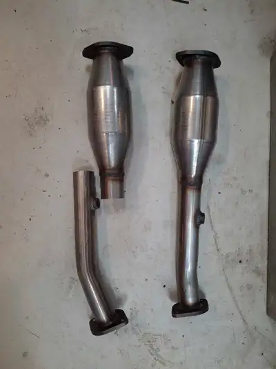 Brand new aftermarket catalytic converter fits 2nd generation Nissan Xterra, Frontier.