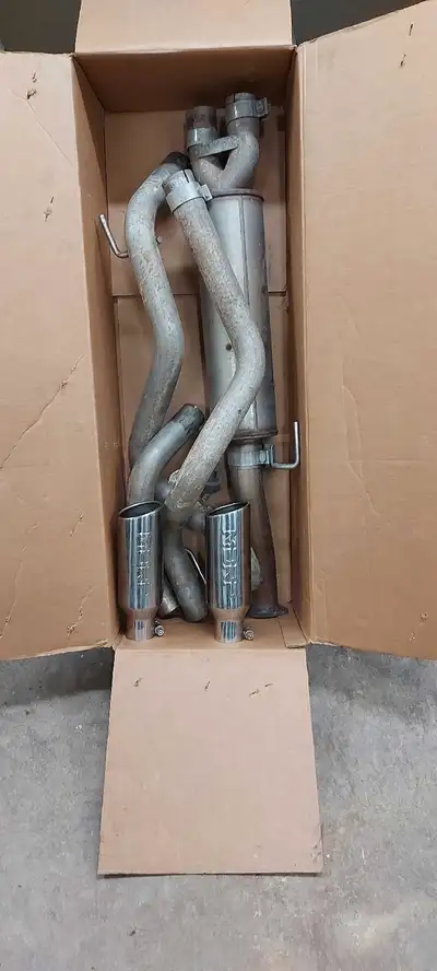 Toyota Tacoma gen 3, MBRP exhaust, cat back, 3" to dual 2", SS version, was on truck 3 months, too a...