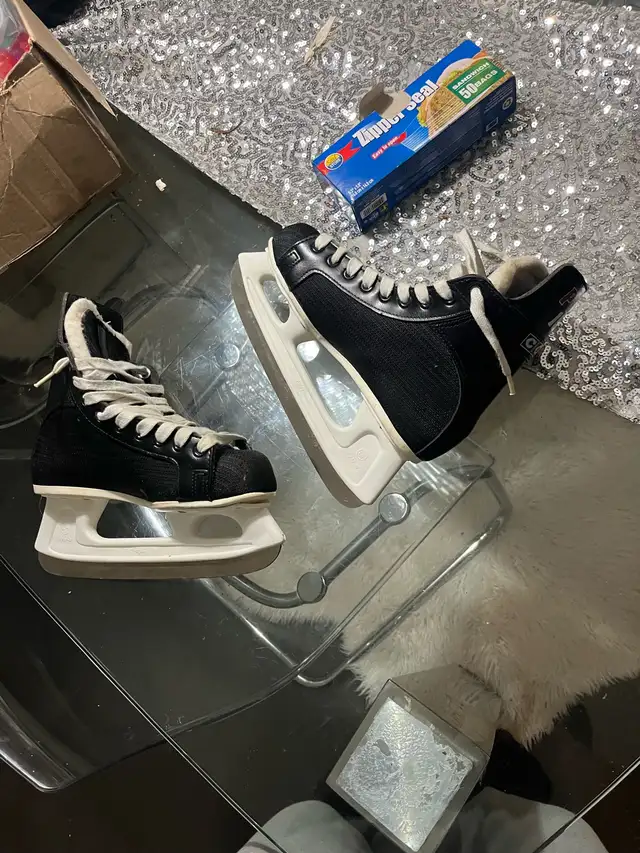 CCM Pro 155 Hockey Skates size 4