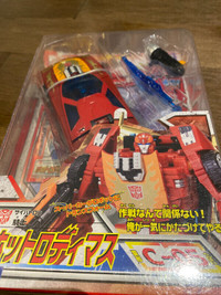 Transformers takara hot rod peut combiner avec fansproject