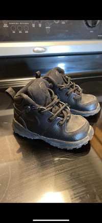 Nike boots size 7C kids 