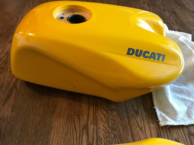 Ducati 748,916,996,998 OEM Yellow Fuel Tank Cell Petrol Body new in Other in City of Toronto - Image 2