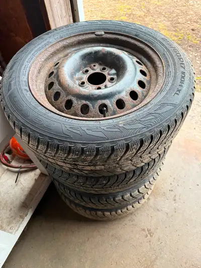 Set of good condition Nokian winter tires on steel rims, out of season so a good deal 215/60/17 67.1...