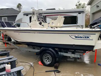Boston Whaler Outrage 20, 1998 with Original 1998 Mercury 150 Optimax, 2-stroke, oil injected. 2007...