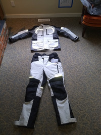 Motorcycle suit