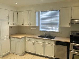 Used White Kitchen Cabinets | Buy Used Cabinets and Counters in Toronto ...