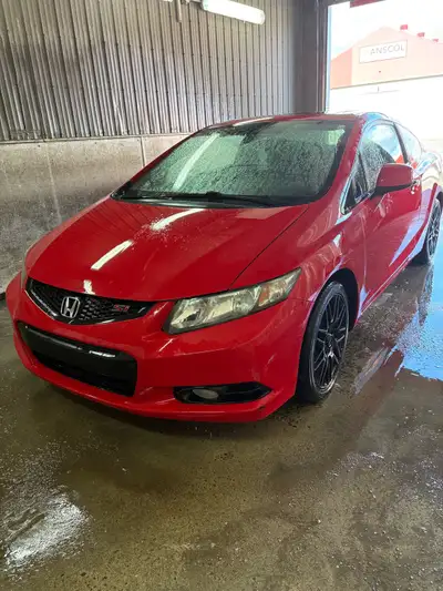 Civic Si 2013 231 000 km – toujours en pleine forme! ✅ Clutch NEUVE (2 mois à peine) ✅ Freins arrièr...