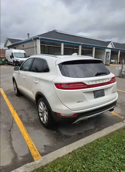 2015 Lincoln MKC 2.0L AWD V4 ECo Very clean car in and out drive daily no issue at all 8800$ Asking...