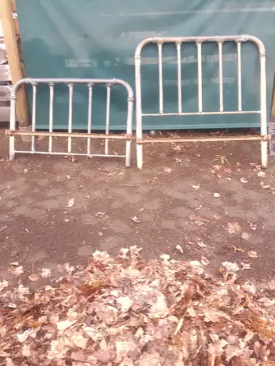 Needs complete polishing on the brass. Sanding and paint on the iron rails. Old style, solid, heavy....