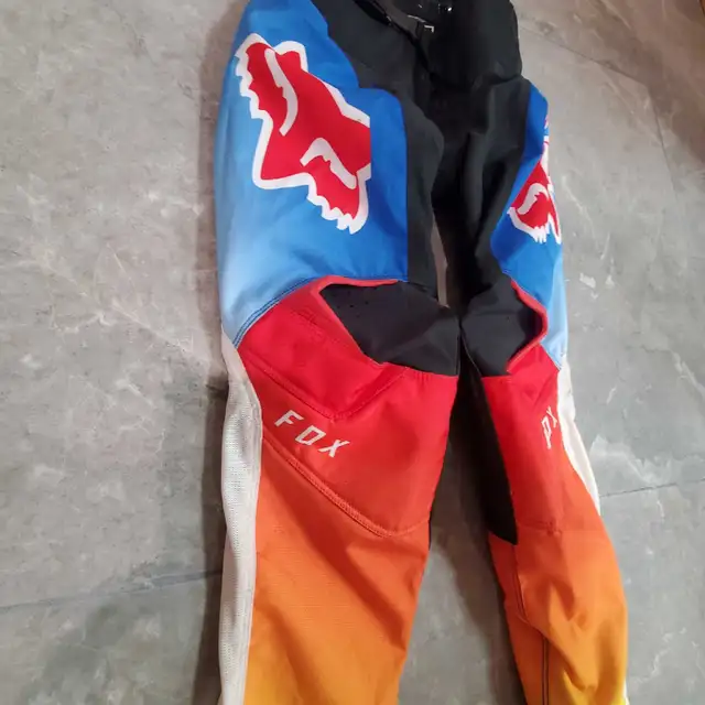New Kids FOX Dirt Bike Motocross Pants size 8-24 in Kids in Barrie - Image 6