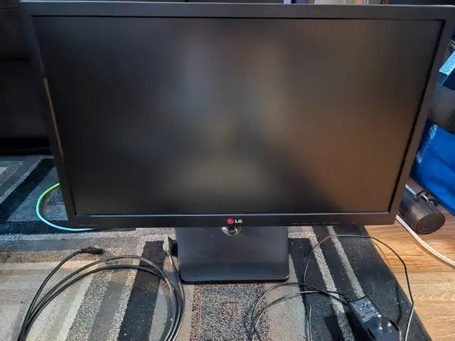 LG monitor, keyboard & speakers in Monitors in Dartmouth - Image 2