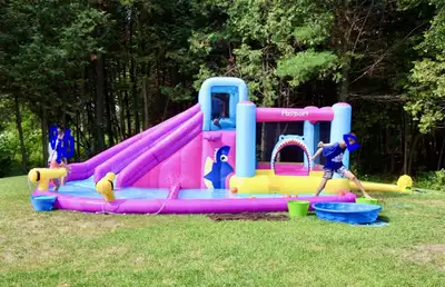 Get ready for some backyard fun with this Fezport Inflatable Water Park! This awesome bounce house f...