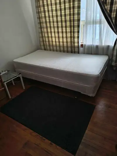 Clean,furnished room in brantford,wifi,tv,satelite, new bed,smoke free,share bath,share kitchen,clos...