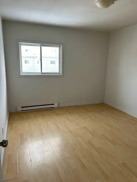 Elliot Lake: 3 bedroom townhouse close to downtown & beach