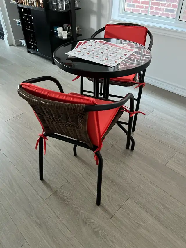 Black tempered glass table with two wicker chairs in Other Tables in City of Toronto - Image 2