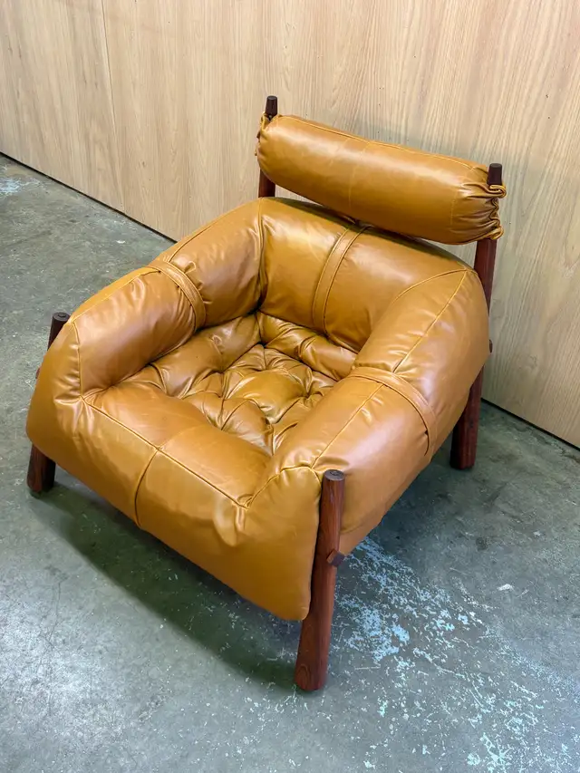1960s Brazilian Wood and Leather MP81 Chair by Percival Lafer in Chairs & Recliners in Victoria - Image 6