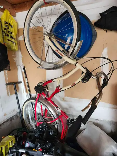 SCHWINN 5 STAR CRUISER BIKE, View more