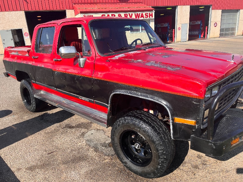 1990 suburban Cars & Trucks Red Deer Kijiji