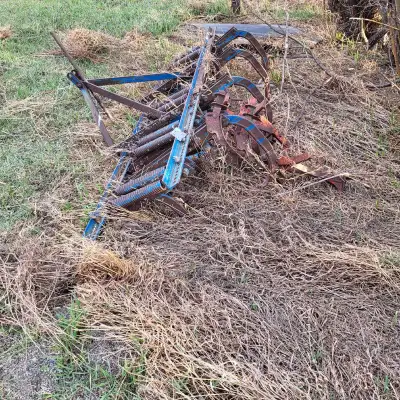 This cultivator is being sold in as-is condition. It features a robust design, perfect for tilling a...