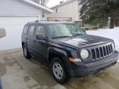 Can you drive a manual transmission? Are you looking for a 4 cyl decent on fuel? Then this black 201...