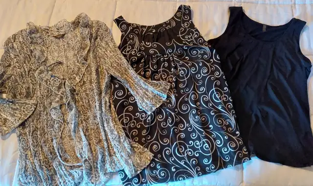 Tops  (10)  XL N in Women's - Dresses & Skirts in Vernon - Image 2