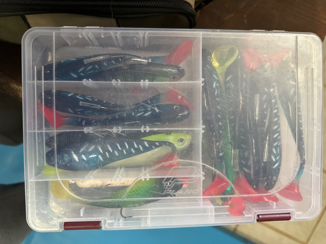 Fishing rod + tackle box  in Fishing, Camping & Outdoors in Charlottetown - Image 4