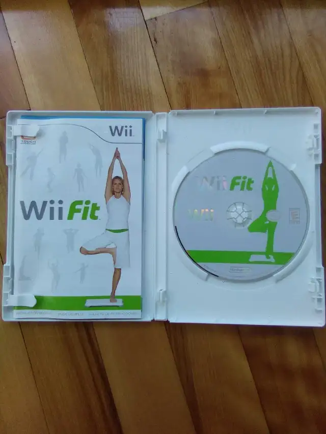 Planche Wii fit balance board Nintendo Wii + jeu game in Nintendo Wii in Laval / North Shore - Image 5