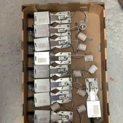 PAR20 Halogen or PAR16 Ceiling Light Fixtures I have 9 available at $5 each I also have recessed can...