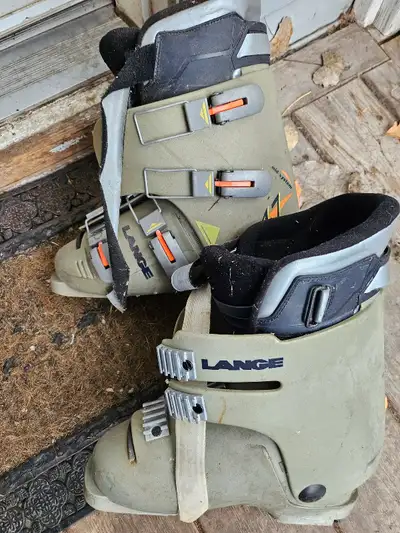 Lange 4.7 ski boots great shape size between 7-8 women's $75