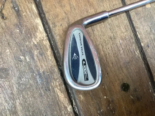 Golf Dunlop Pitching wedge in Golf in City of Toronto - Image 2