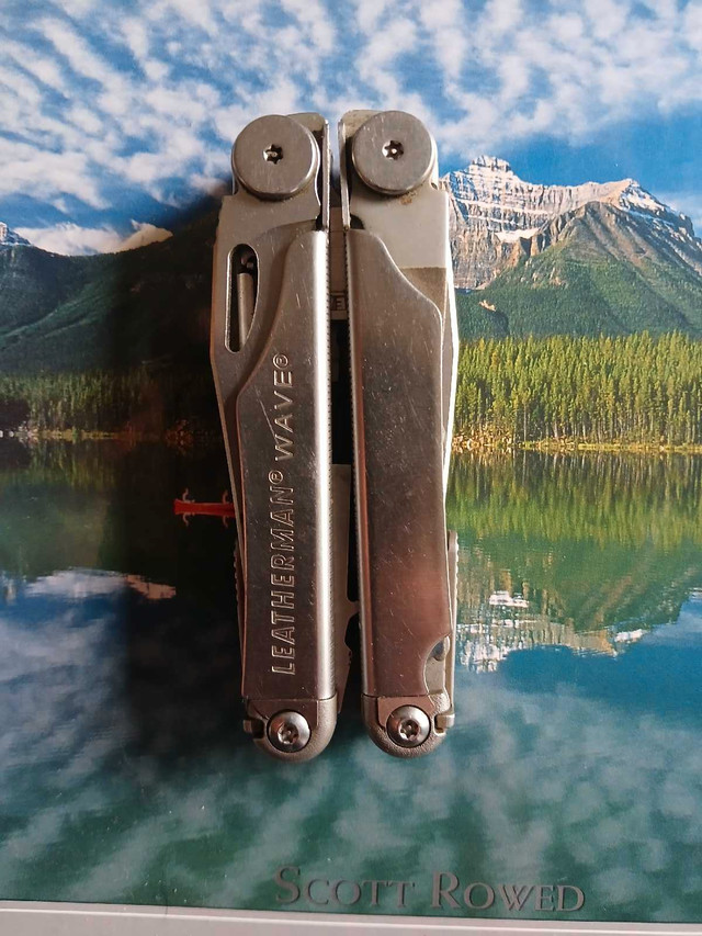 Olight, Leatherman, Custom knife in Fishing, Camping & Outdoors in Calgary - Image 2