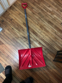 big shovel almost new good condition 