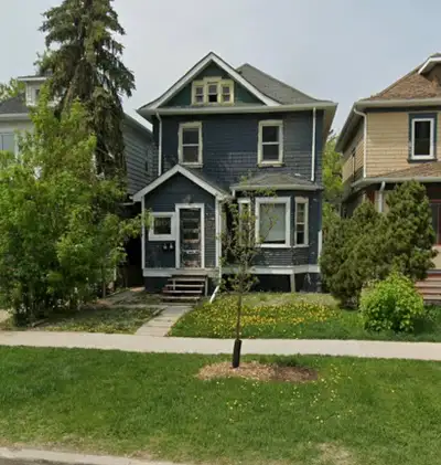 Available Immediately 1 Bedroom apt in Duplex (2nd floor) located in the Corydon Village area. Apart...