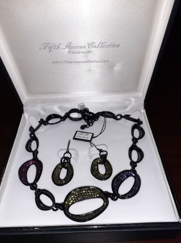 Here's the Scoop Necklace & Earrings Set (Fifth Ave Colleciton) in Jewellery & Watches in Winnipeg