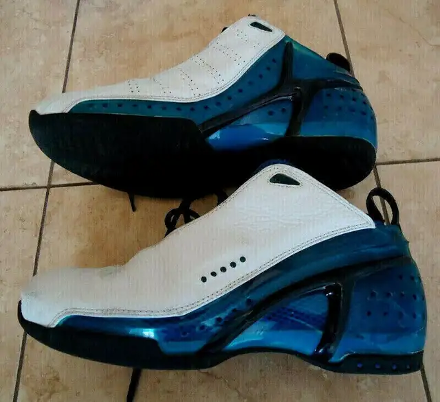 NIKE AIR ZOOM MAN'S SHOES SIZE 11 in Men's Shoes in Markham / York Region - Image 4