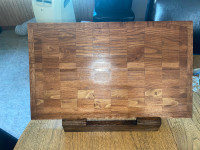 Oak serving board with stand 