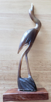 VINTAGE HAND CARVED HORN CRANE / HERON STATUETTE 15cm