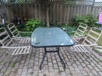 Outdoor Patio. 5 Pieces Tinted Glass Table 4 Chairs  Patio Set.