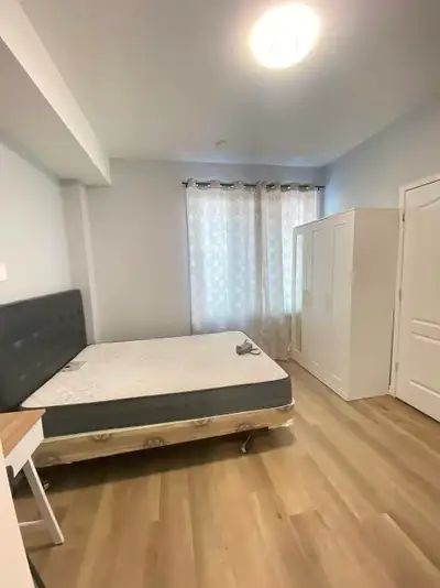 Available 1 room on 1st floor with private bathroom, $1050 per month，also available 1 parking spot $...