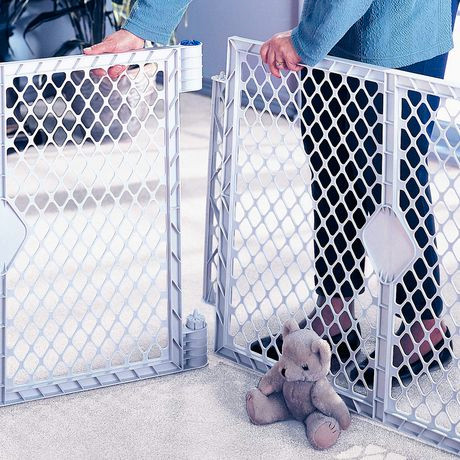 new North States 6-Panel Easy To Use Baby Gate Plastic Superyard in Gates, Monitors & Safety in Mississauga / Peel Region - Image 4