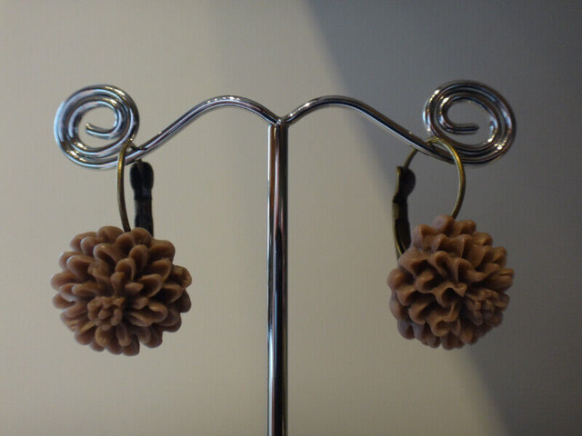 Cute Cabochon Flower Earrings in Multiple Colours in Jewellery & Watches in Thunder Bay