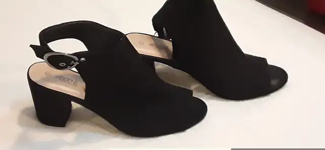 Peep toe heels (size 10) in Women's - Shoes in Edmonton - Image 3