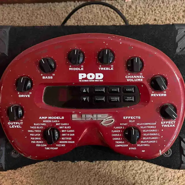 POD Line 6 mixer  in Performance & DJ Equipment in Saskatoon - Image 2