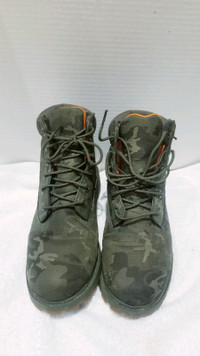 Timberland camouflage boots  size 5.5