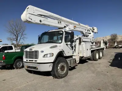 2017 Freightliner Altec AN67 E100 Bucket Truck - 2 man bucket - Cummins 8.9L diesel - Non overcenter...