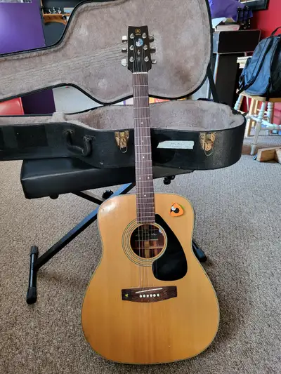 Yamaha FG-160 semi acoustic guitar with hardshell case for sale., View more