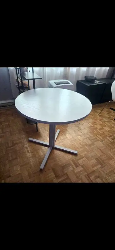 dinning table .like new , View more