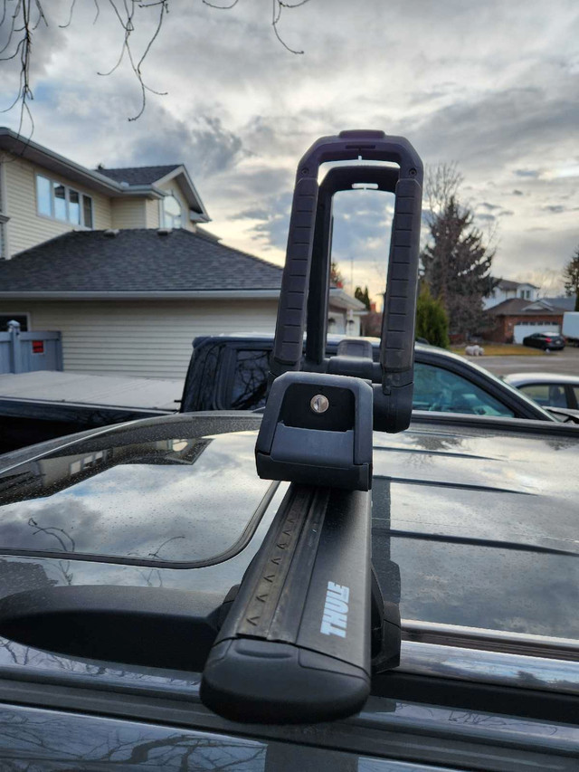 Thule Wingbar Evo roof rack + 2 hull-a-port kayak carriers in Other in Edmonton - Image 3